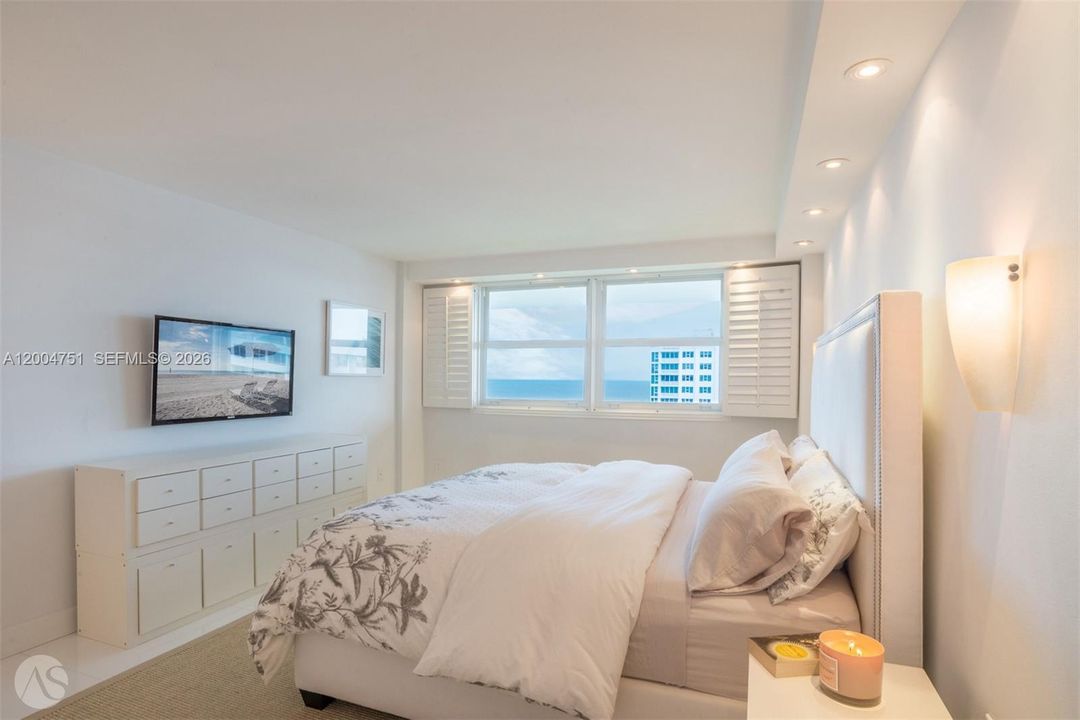 Active With Contract: $6,800 (2 beds, 2 baths, 1260 Square Feet)