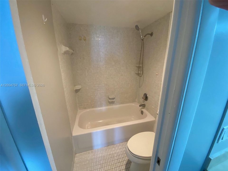 Под контрактом: $549,000 (2 спален, 2 ванн, 1331 Квадратных фут)
