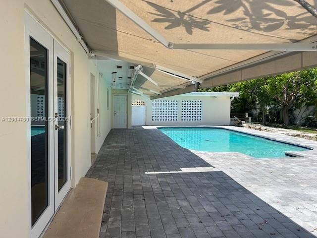 Large terrace with Retractable Awning