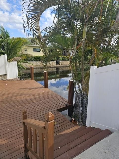 Activo con contrato: $4,500 (3 camas, 2 baños, 1442 Pies cuadrados)