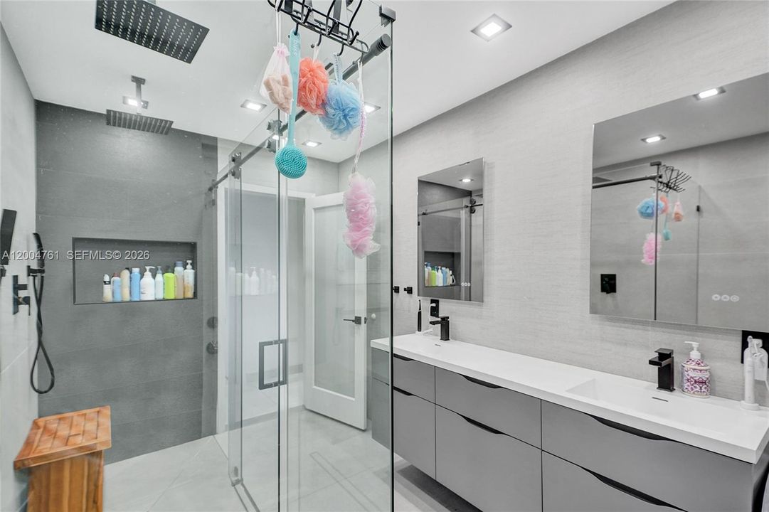 For Sale: $2,450,000 (5 beds, 3 baths, 0 Square Feet)