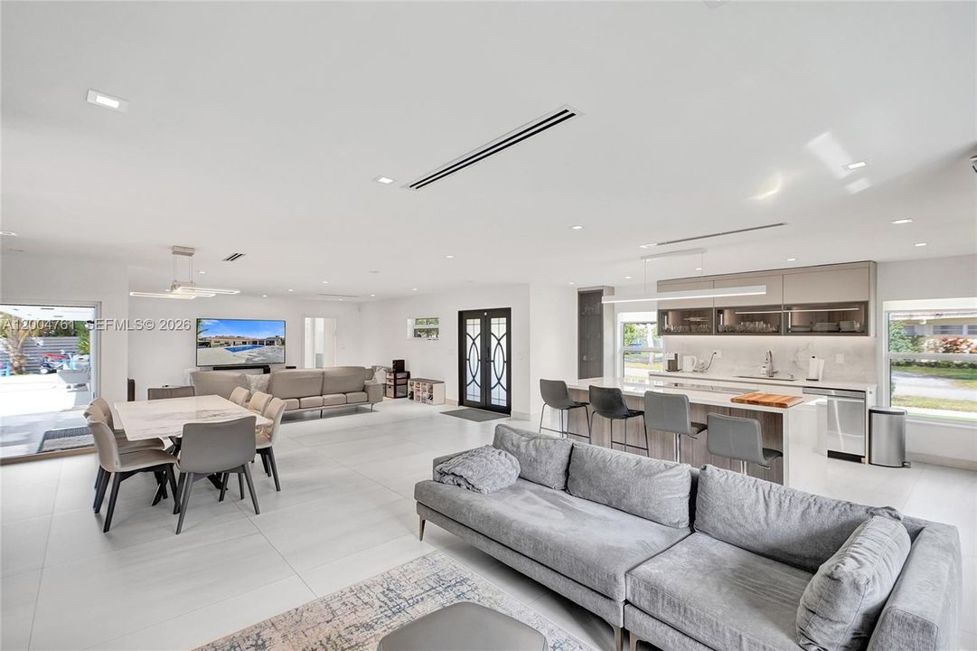 For Sale: $2,450,000 (5 beds, 3 baths, 0 Square Feet)