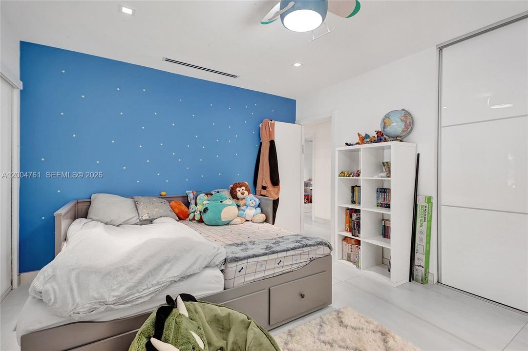 For Sale: $2,450,000 (5 beds, 3 baths, 0 Square Feet)