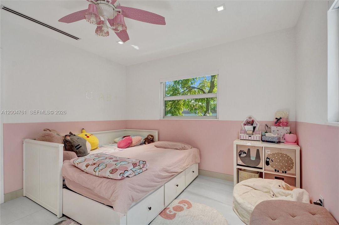 For Sale: $2,450,000 (5 beds, 3 baths, 0 Square Feet)