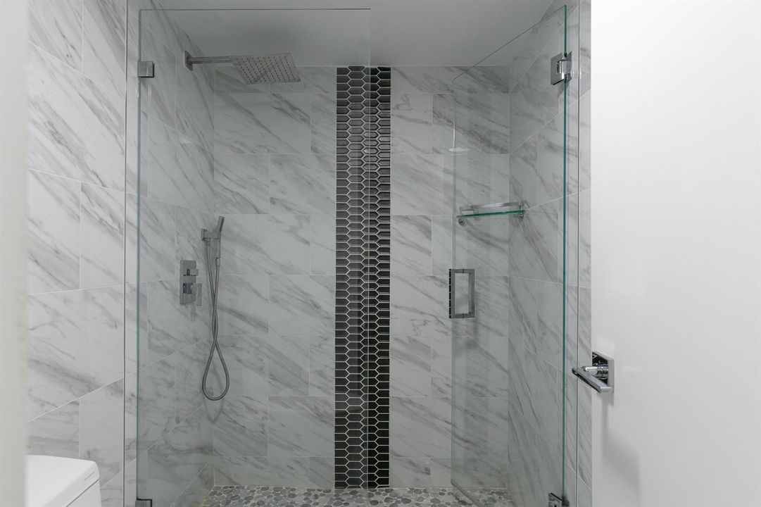 1147 masterbath