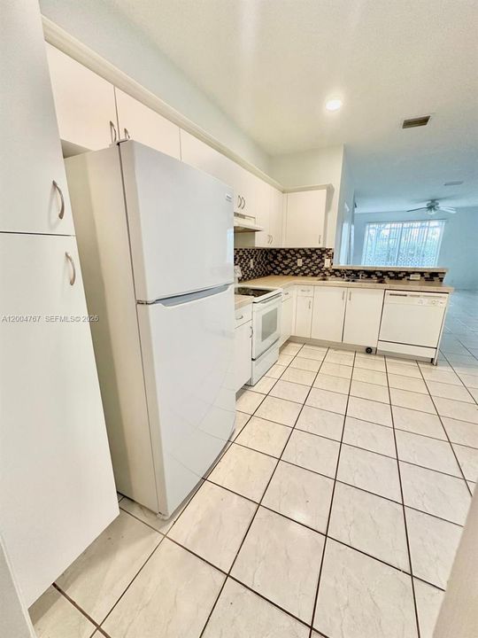 En Renta: $2,750 (2 camas, 2 baños, 1294 Pies cuadrados)