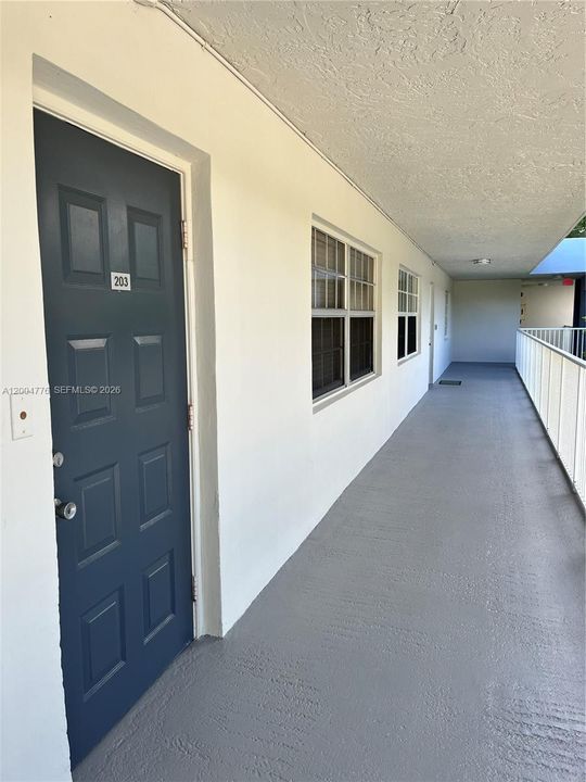 For Sale: $300,000 (3 beds, 3 baths, 1620 Square Feet)