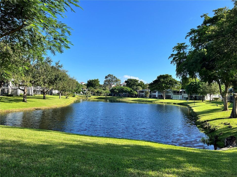 For Sale: $300,000 (3 beds, 3 baths, 1620 Square Feet)