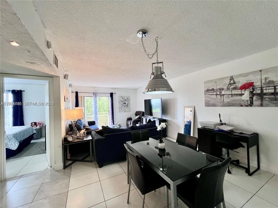Activo con contrato: $167,000 (1 camas, 1 baños, 660 Pies cuadrados)