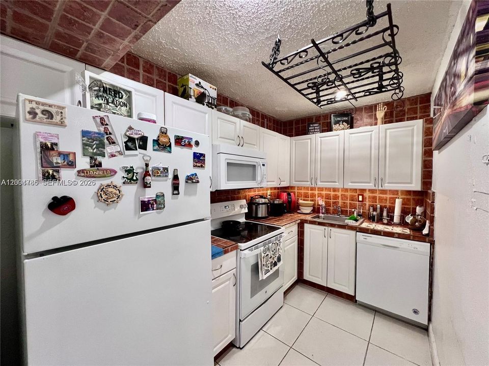 Activo con contrato: $167,000 (1 camas, 1 baños, 660 Pies cuadrados)