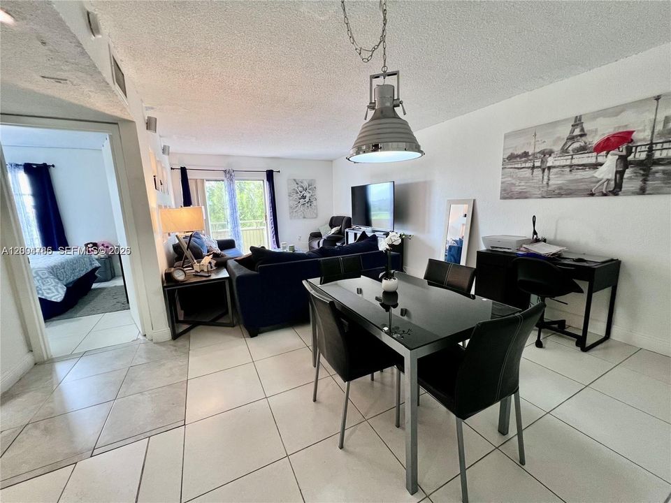 Activo con contrato: $167,000 (1 camas, 1 baños, 660 Pies cuadrados)