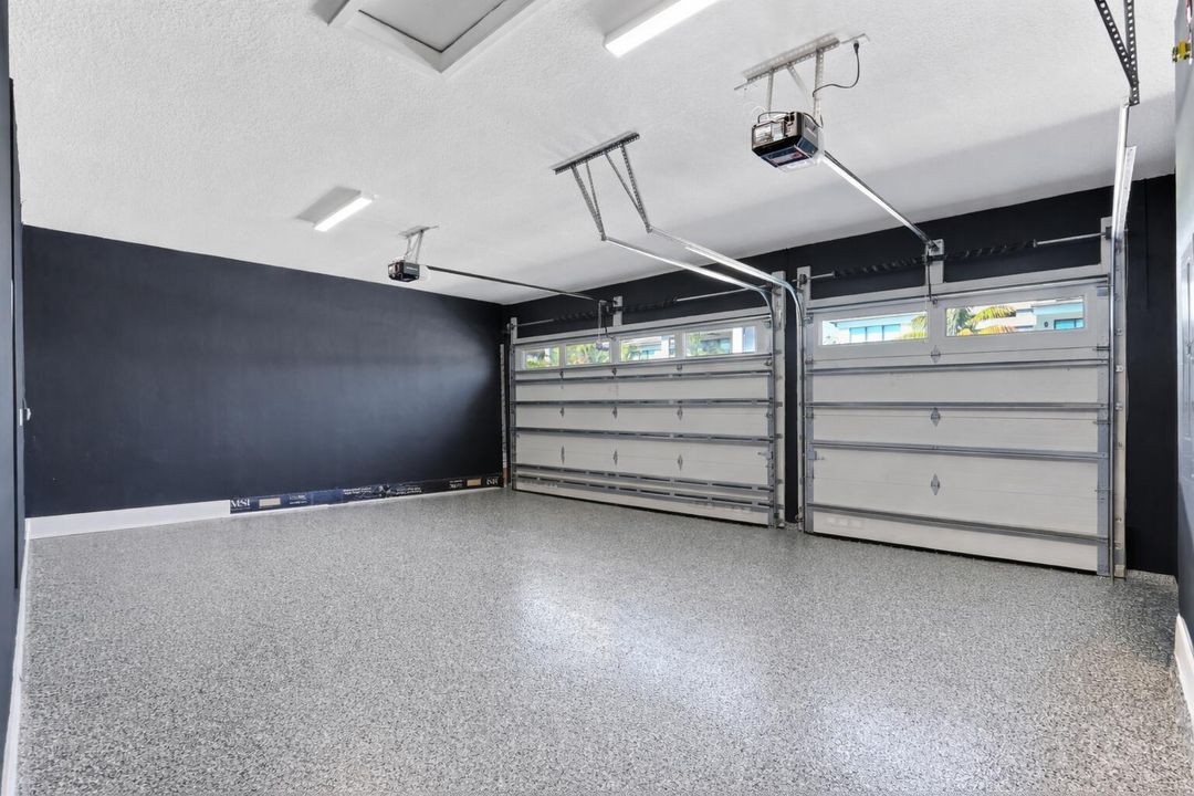 3 Car Garage