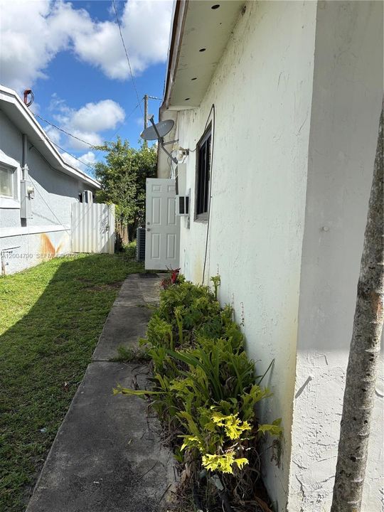 Activo con contrato: $475,000 (3 camas, 2 baños, 1801 Pies cuadrados)