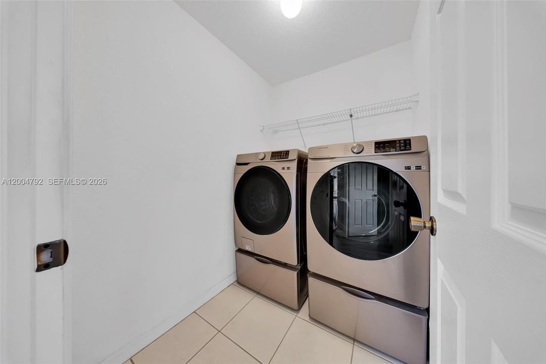 For Sale: $479,000 (3 beds, 2 baths, 1812 Square Feet)