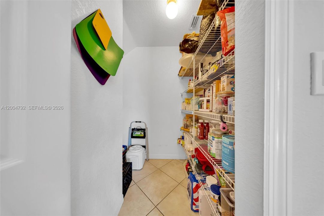 For Sale: $479,000 (3 beds, 2 baths, 1812 Square Feet)