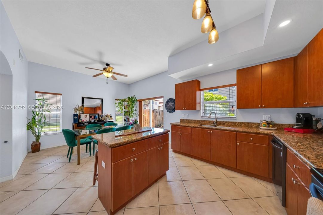 For Sale: $479,000 (3 beds, 2 baths, 1812 Square Feet)