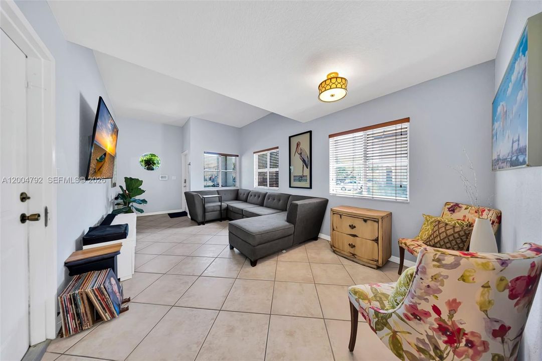 For Sale: $479,000 (3 beds, 2 baths, 1812 Square Feet)