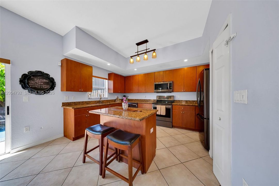 For Sale: $479,000 (3 beds, 2 baths, 1812 Square Feet)