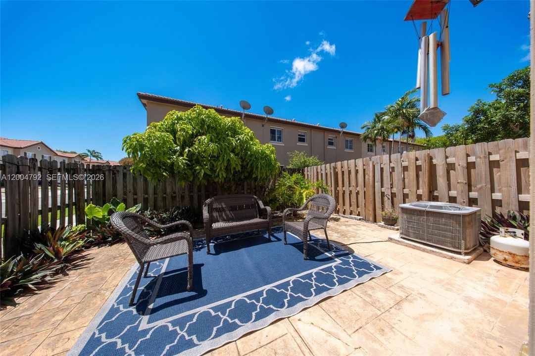 For Sale: $479,000 (3 beds, 2 baths, 1812 Square Feet)
