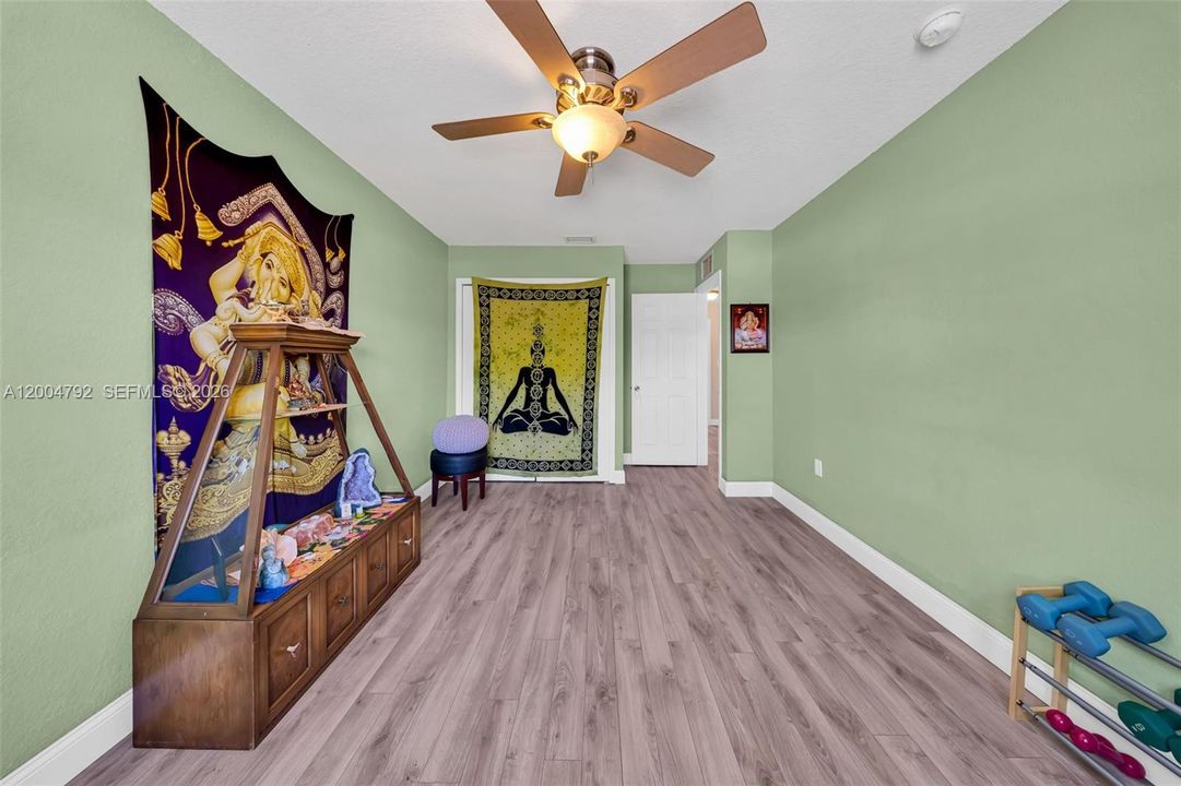 For Sale: $479,000 (3 beds, 2 baths, 1812 Square Feet)