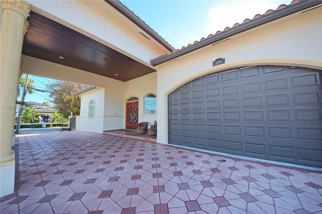 Active With Contract: $1,649,000 (4 beds, 4 baths, 3281 Square Feet)