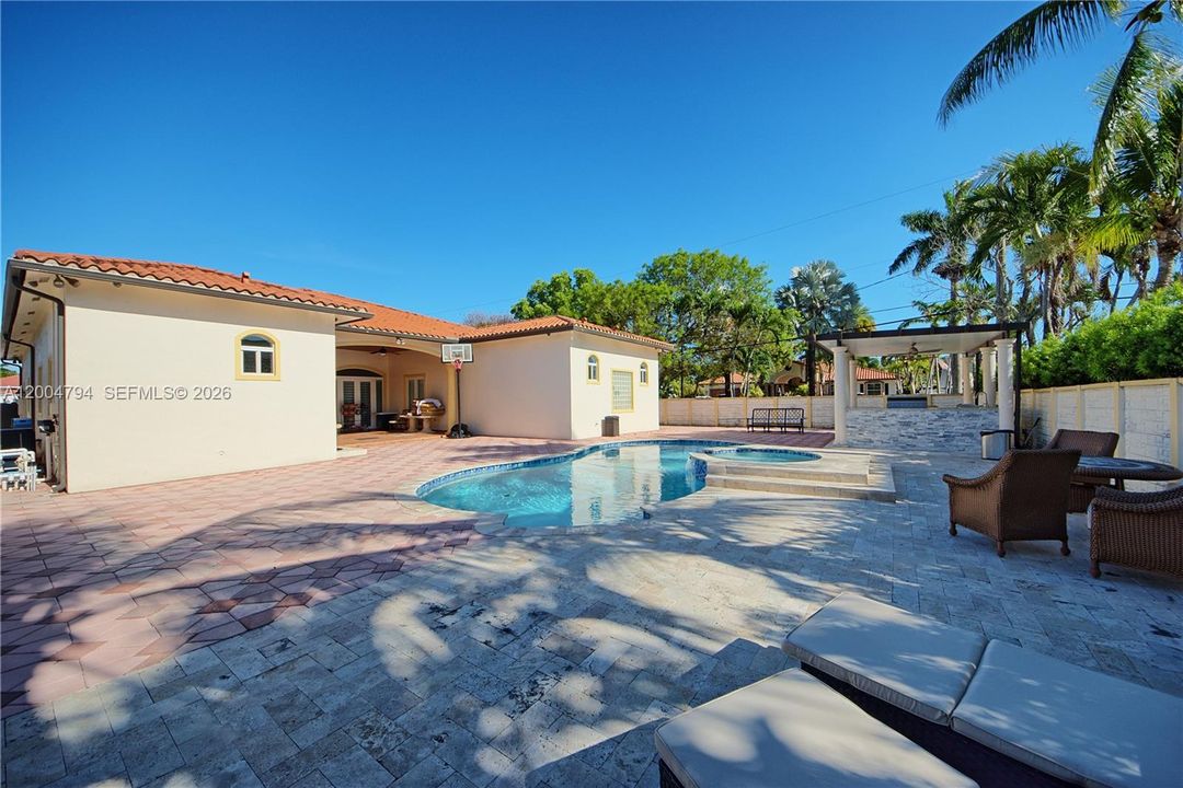 Active With Contract: $1,649,000 (4 beds, 4 baths, 3281 Square Feet)