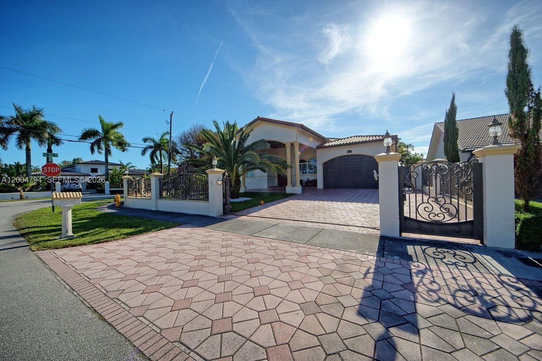 Active With Contract: $1,649,000 (4 beds, 4 baths, 3281 Square Feet)