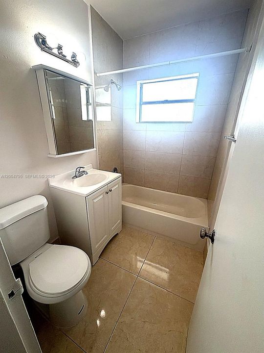 Activo con contrato: $1,700 (1 camas, 1 baños, 0 Pies cuadrados)