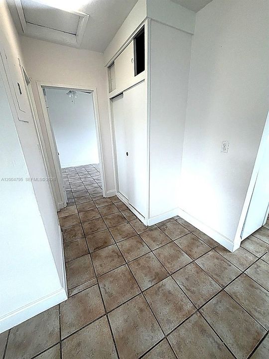 Activo con contrato: $1,700 (1 camas, 1 baños, 0 Pies cuadrados)