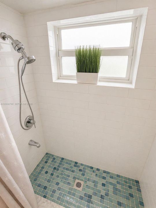 En Venta: $247,000 (1 camas, 1 baños, 644 Pies cuadrados)