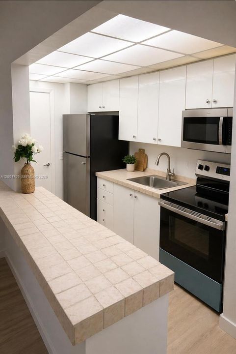 En Venta: $247,000 (1 camas, 1 baños, 644 Pies cuadrados)