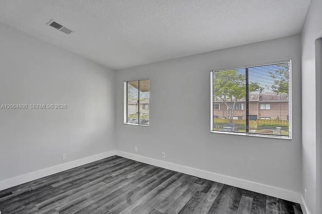 For Sale: $420,000 (2 beds, 2 baths, 1312 Square Feet)