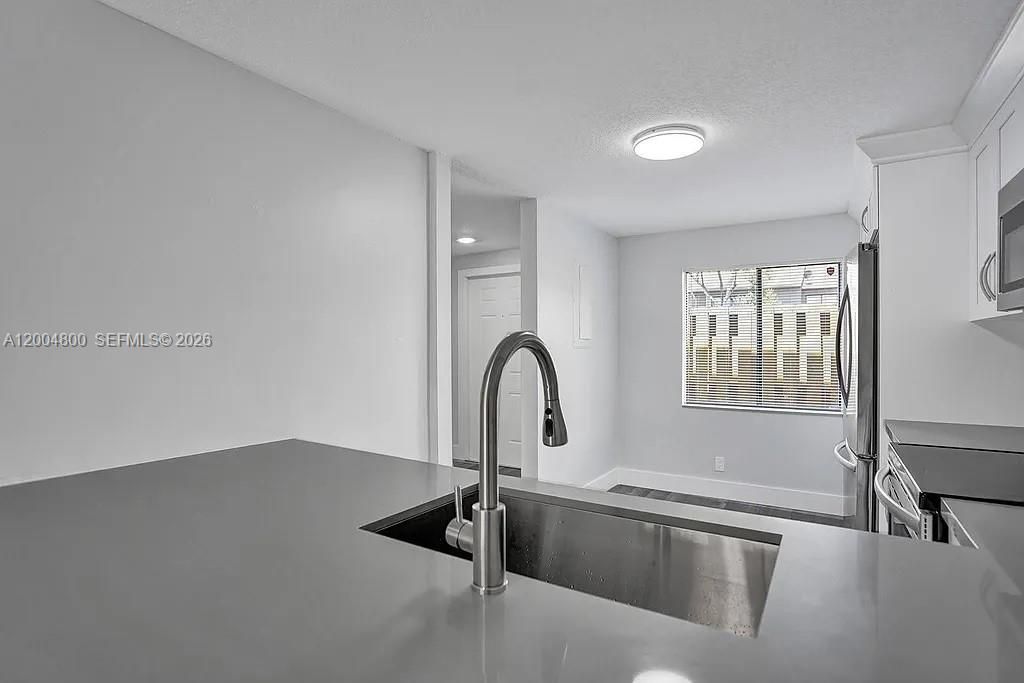 For Sale: $420,000 (2 beds, 2 baths, 1312 Square Feet)