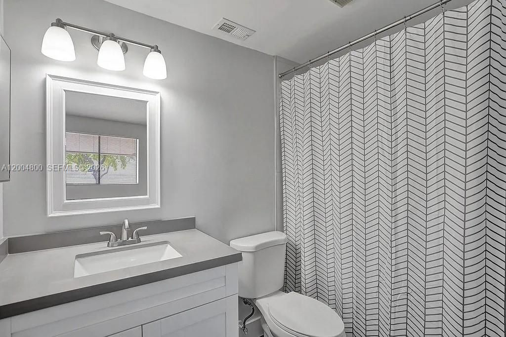 For Sale: $420,000 (2 beds, 2 baths, 1312 Square Feet)