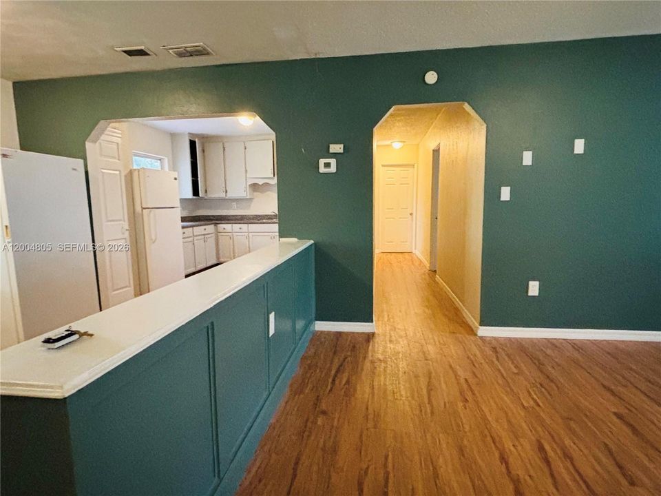 For Sale: $265,000 (3 beds, 2 baths, 1624 Square Feet)