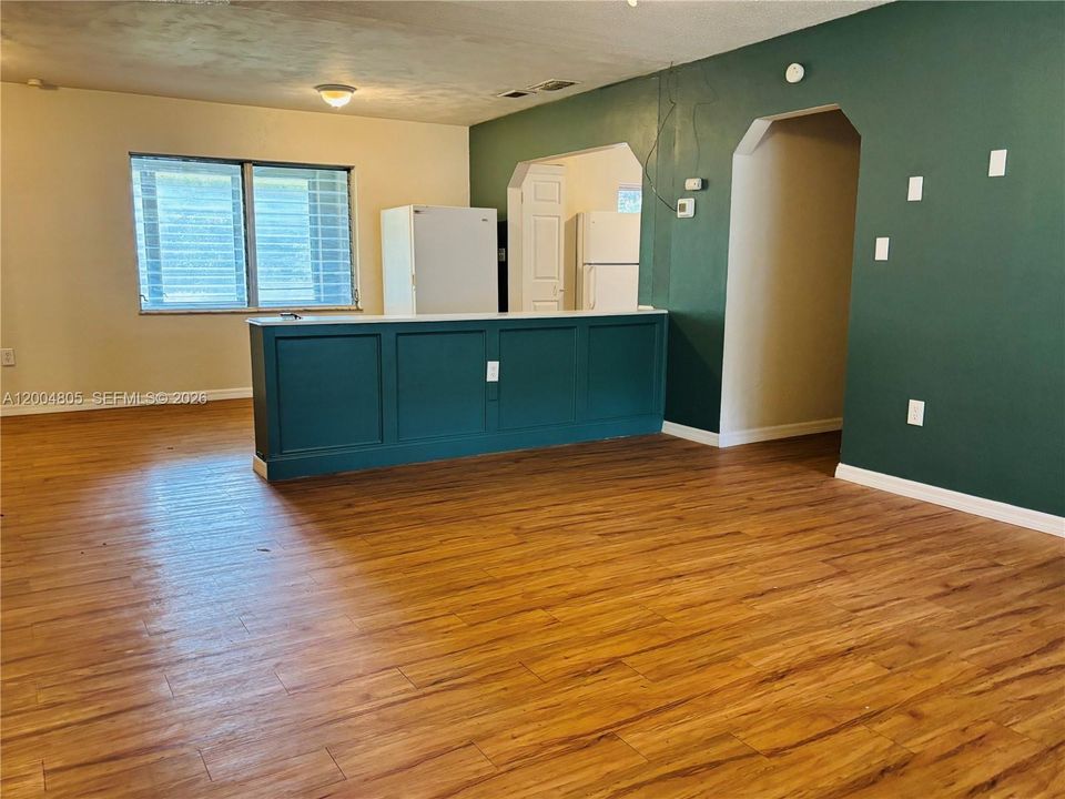 For Sale: $265,000 (3 beds, 2 baths, 1624 Square Feet)