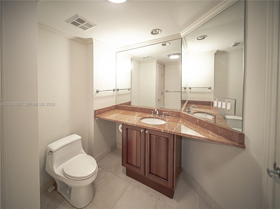 Active With Contract: $12,500 (6 beds, 6 baths, 5958 Square Feet)