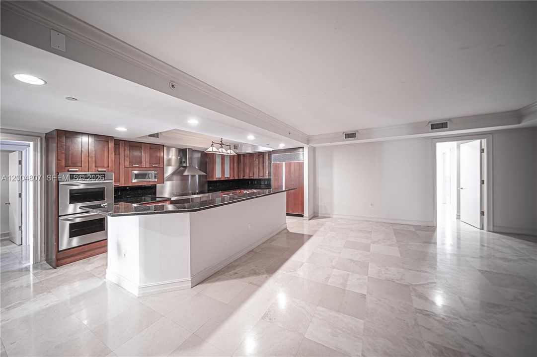 Active With Contract: $12,500 (6 beds, 6 baths, 5958 Square Feet)