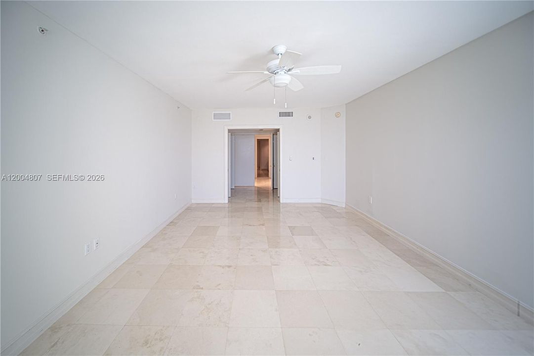 Active With Contract: $12,500 (6 beds, 6 baths, 5958 Square Feet)