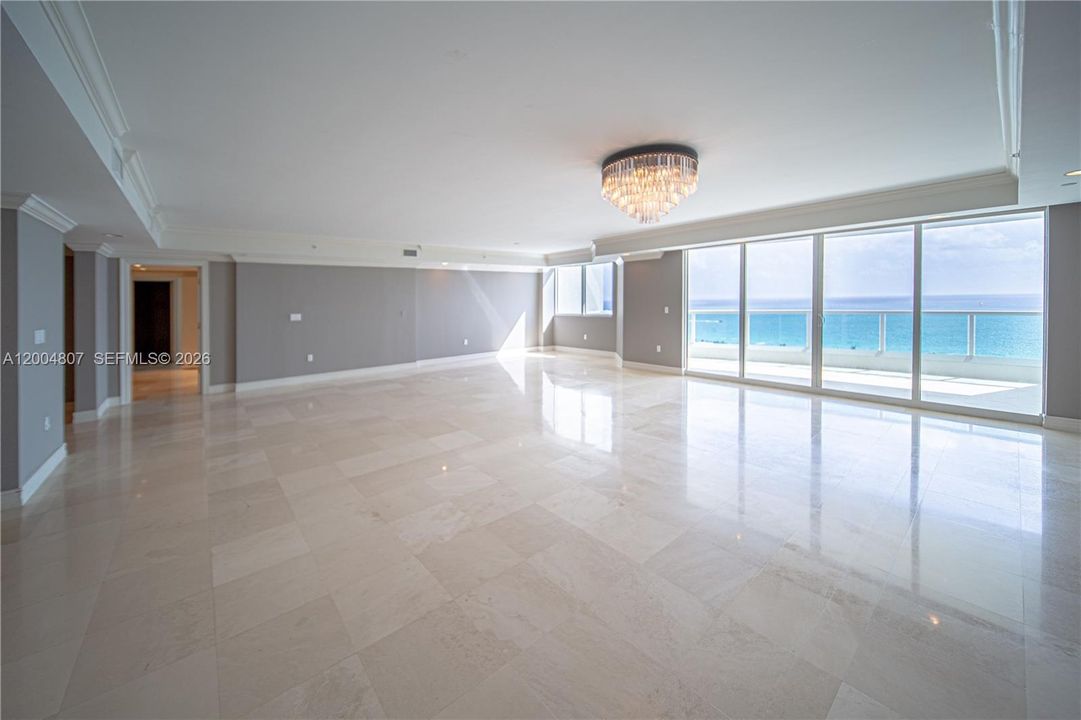 Active With Contract: $12,500 (6 beds, 6 baths, 5958 Square Feet)