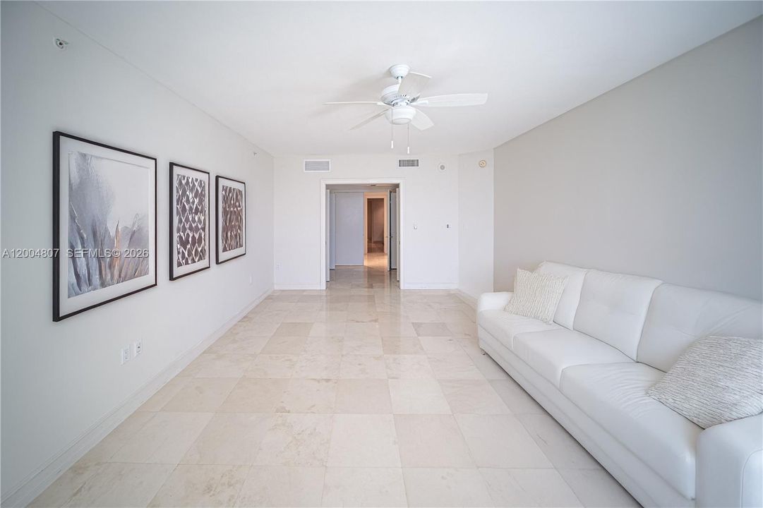 Active With Contract: $12,500 (6 beds, 6 baths, 5958 Square Feet)
