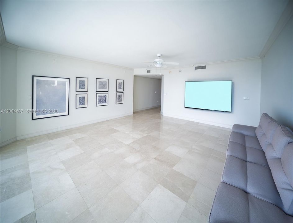 Active With Contract: $12,500 (6 beds, 6 baths, 5958 Square Feet)
