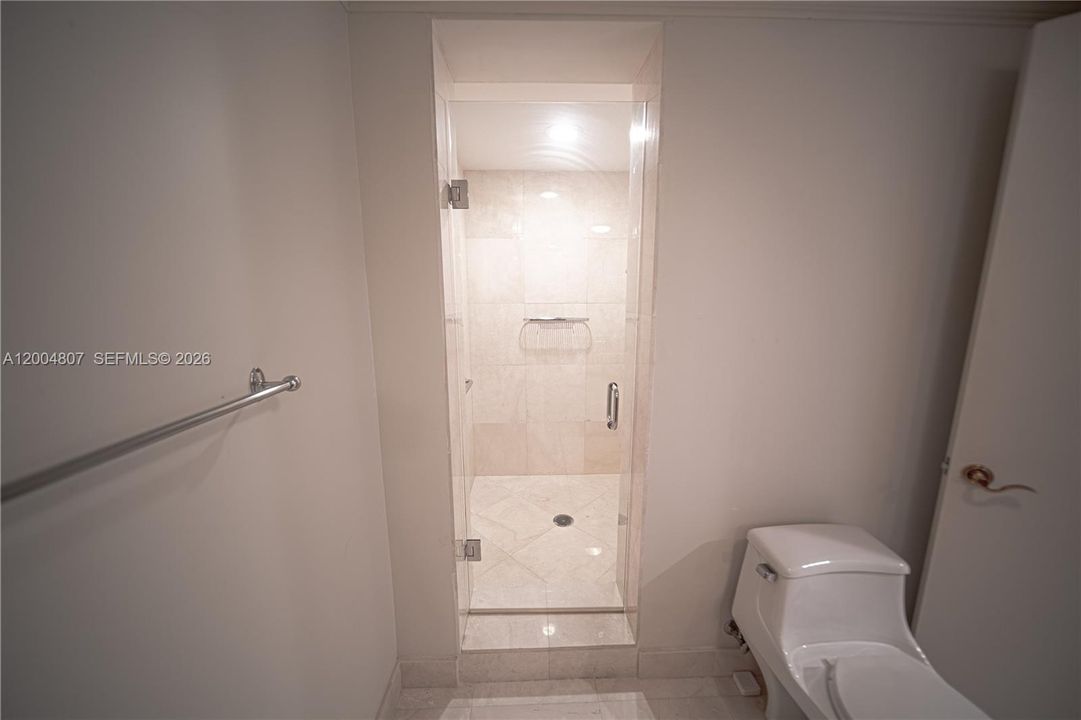 Active With Contract: $12,500 (6 beds, 6 baths, 5958 Square Feet)