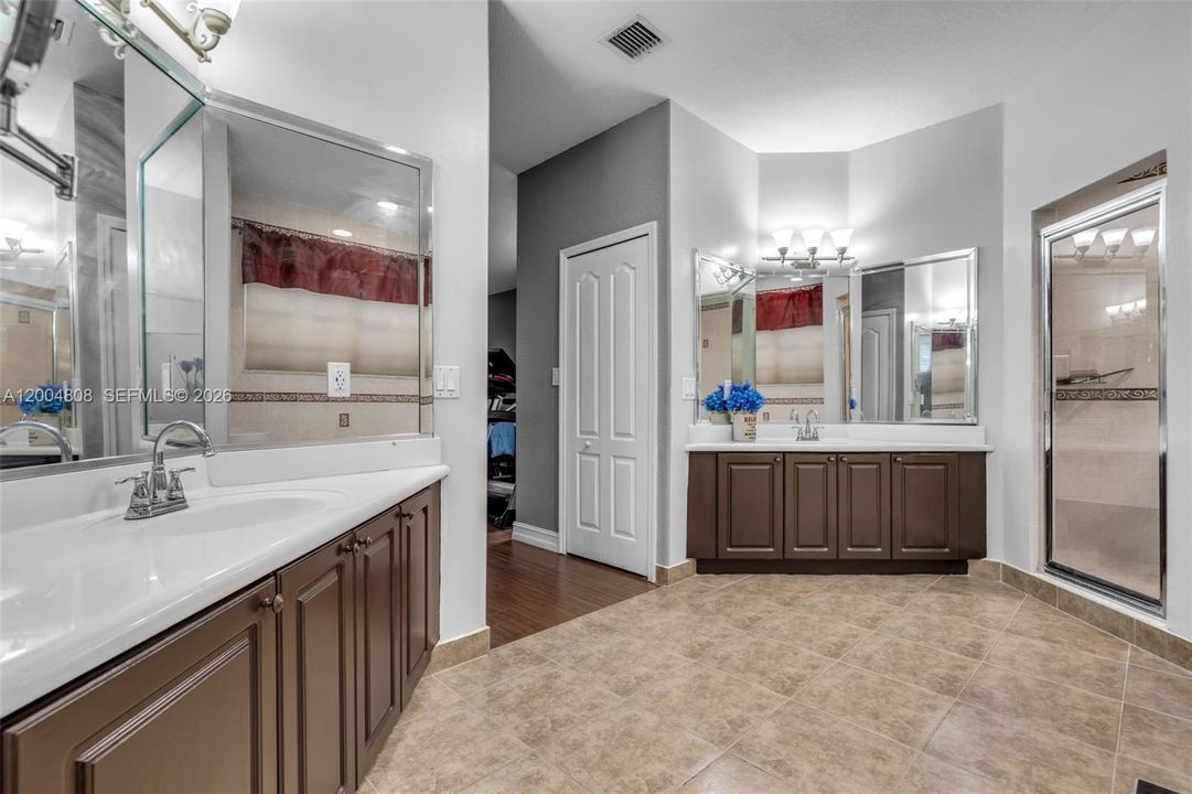 For Sale: $1,125,000 (4 beds, 3 baths, 2609 Square Feet)
