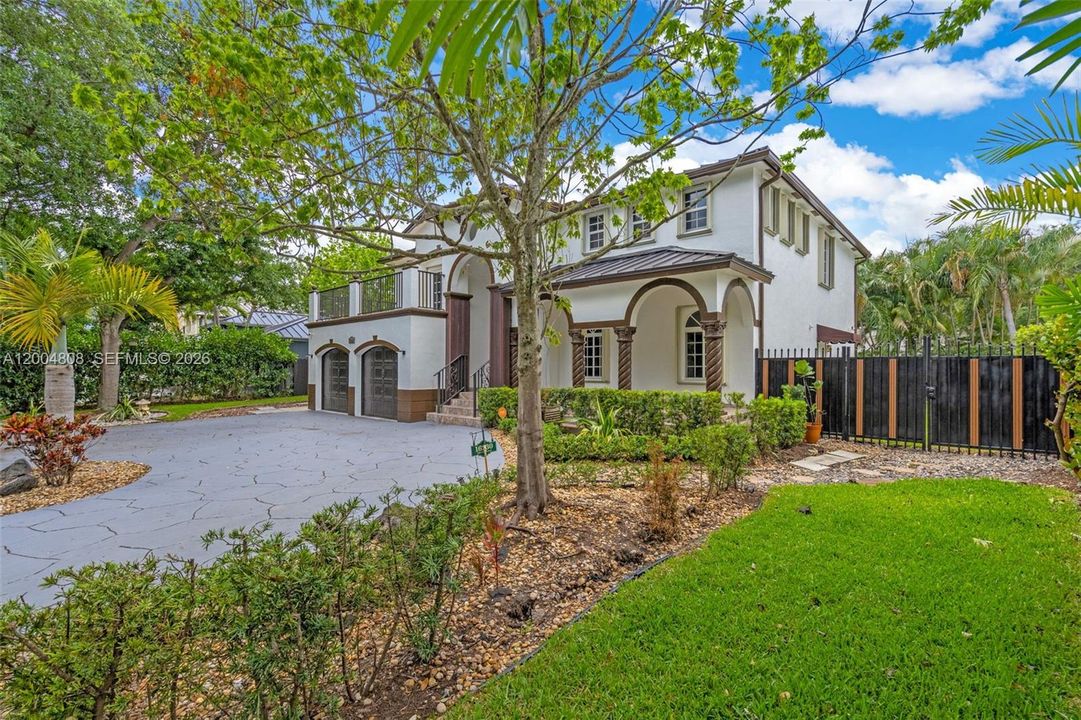 For Sale: $1,125,000 (4 beds, 3 baths, 2609 Square Feet)