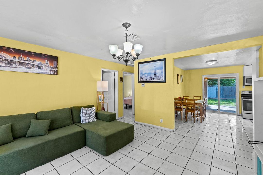 8-web-or-mls-A7402298
