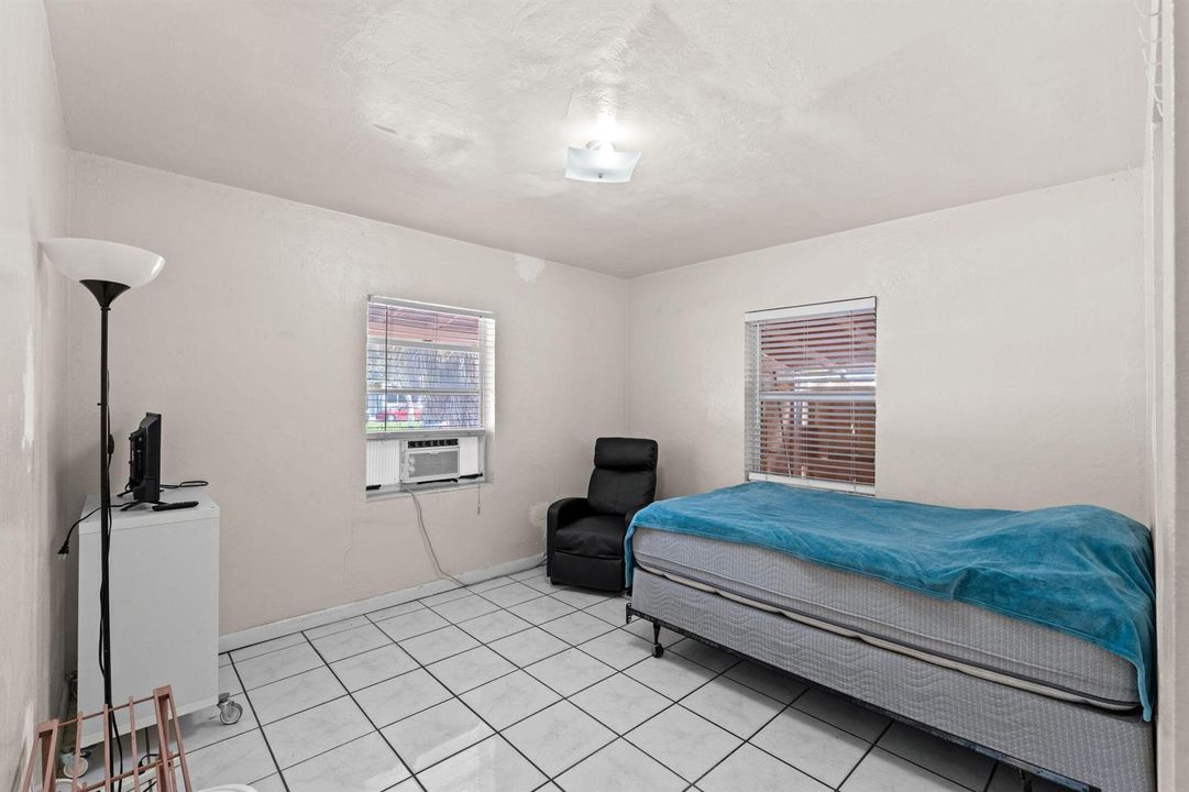 18-web-or-mls-A7402286