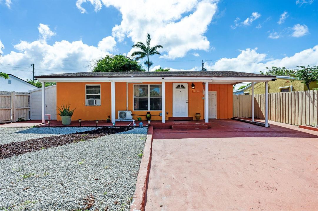 1-web-or-mls-A7402267