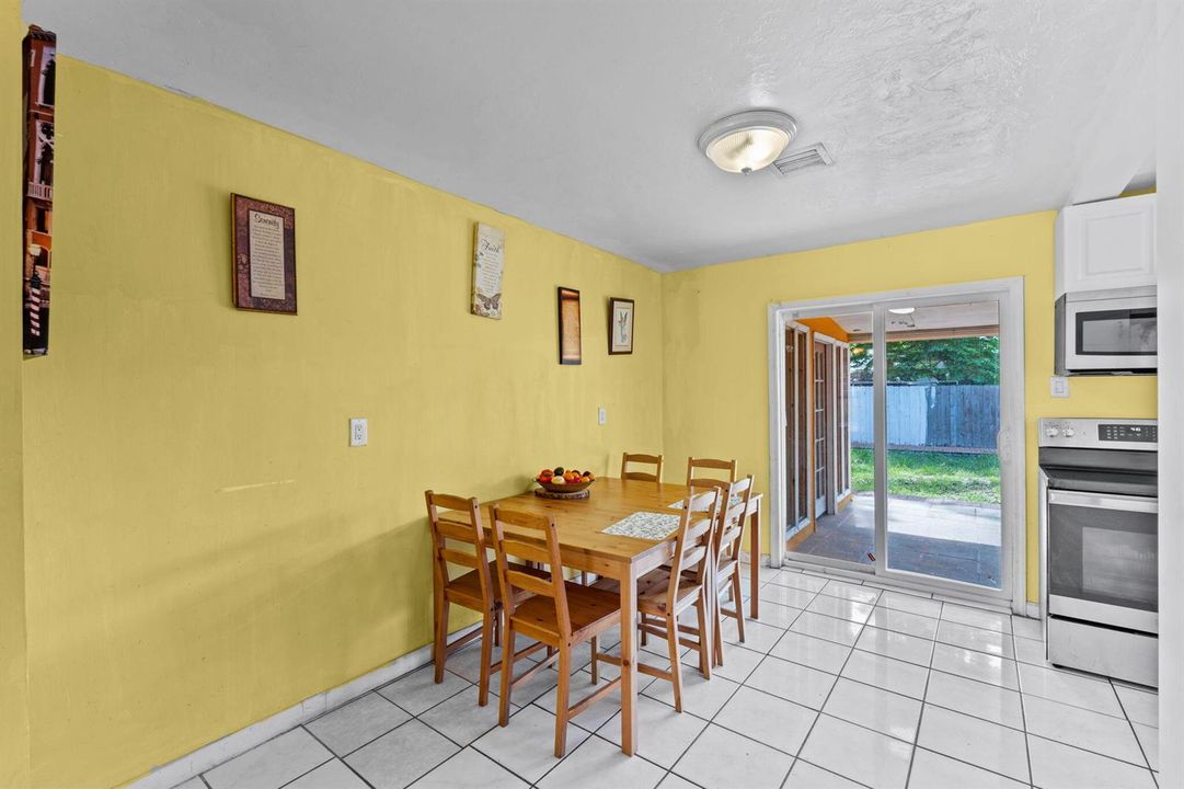 11-web-or-mls-A7402311