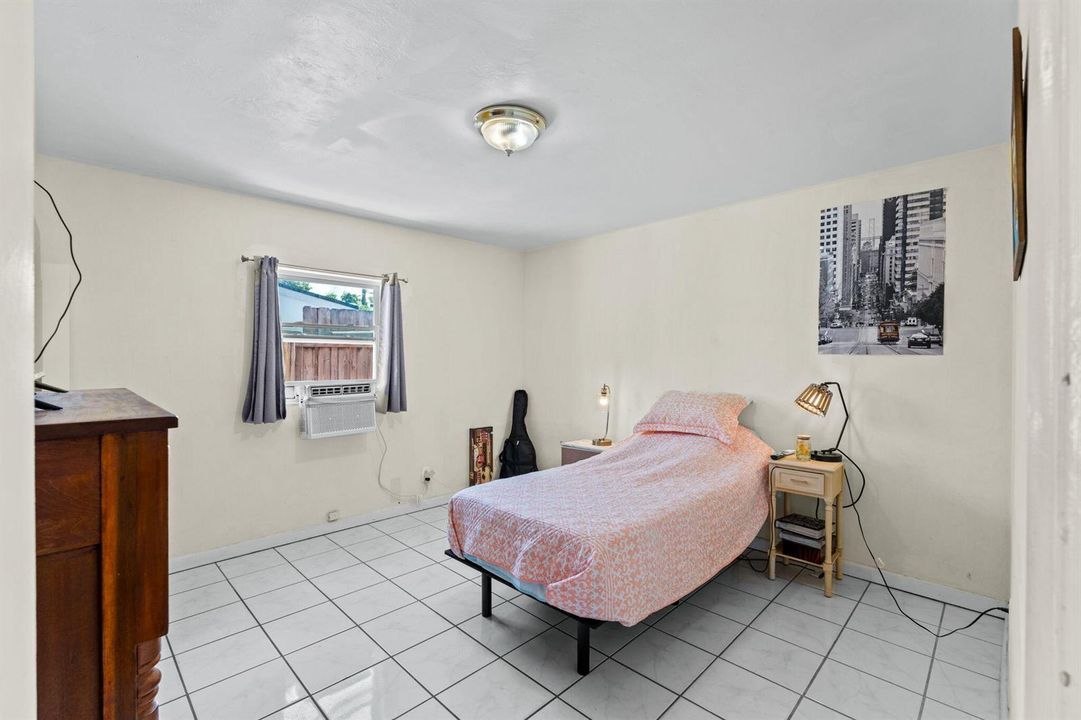 16-web-or-mls-A7402280